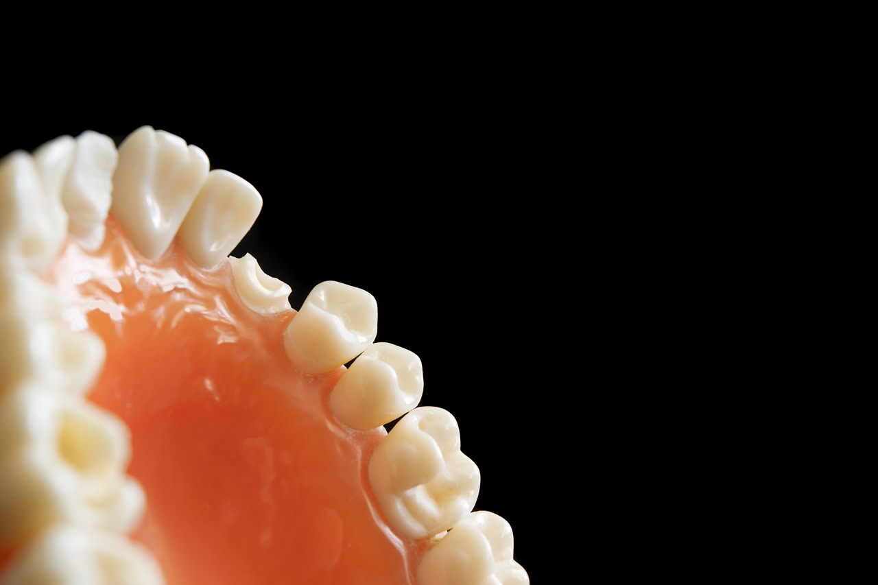 矯正治療のコスパ重視で通院頻度はどのくらいが理想？